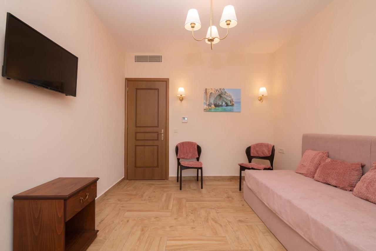 Ξενοδοχείο με διαμερίσματα Zante Holidays